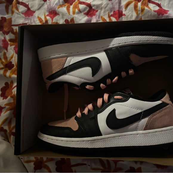 WORN ONCE- Air Jordan 1 Retro Low OG (OS) “Bleached Coral” - Picture 4 of 8